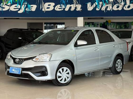 TOYOTA ETIOS 1.5 XS SEDAN 16V FLEX 4P AUTOMÁTICO TOYOTA ETIOS 1.5 XS SEDAN 16V FLEX 4P AUTOMÁTICO